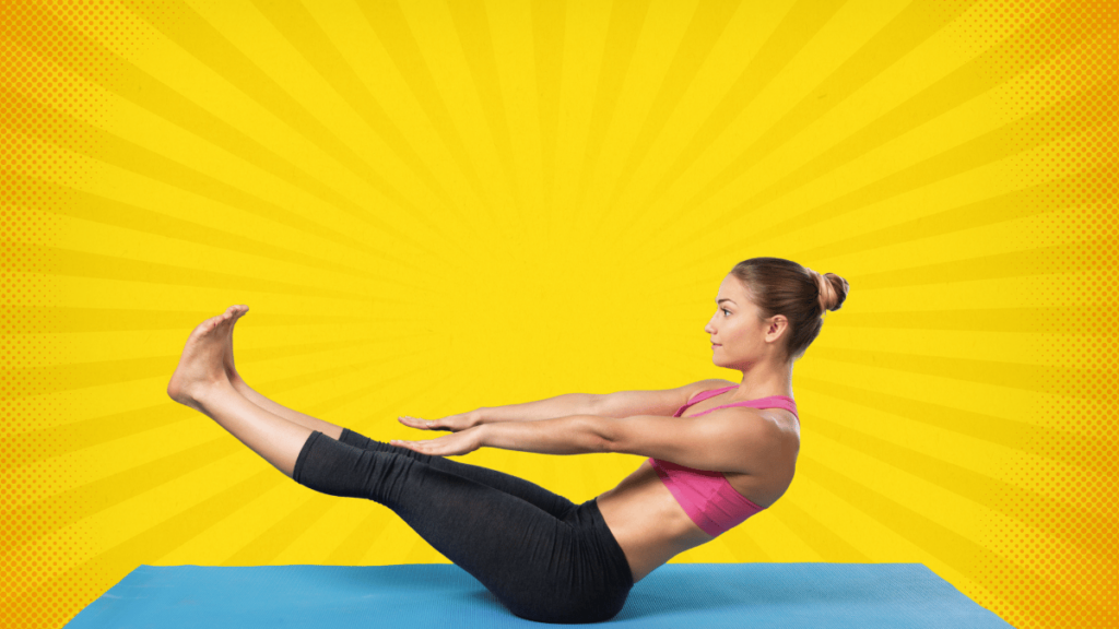 Mulher realizando exercício de pilates em tapete, com as pernas levantadas e corpo em equilíbrio, contra um fundo amarelo vibrante.