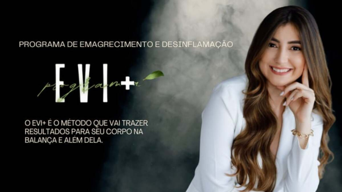 Mulher sorridente ao lado da marca EVI+, indicando um programa de emagrecimento e desinflamação corporal.