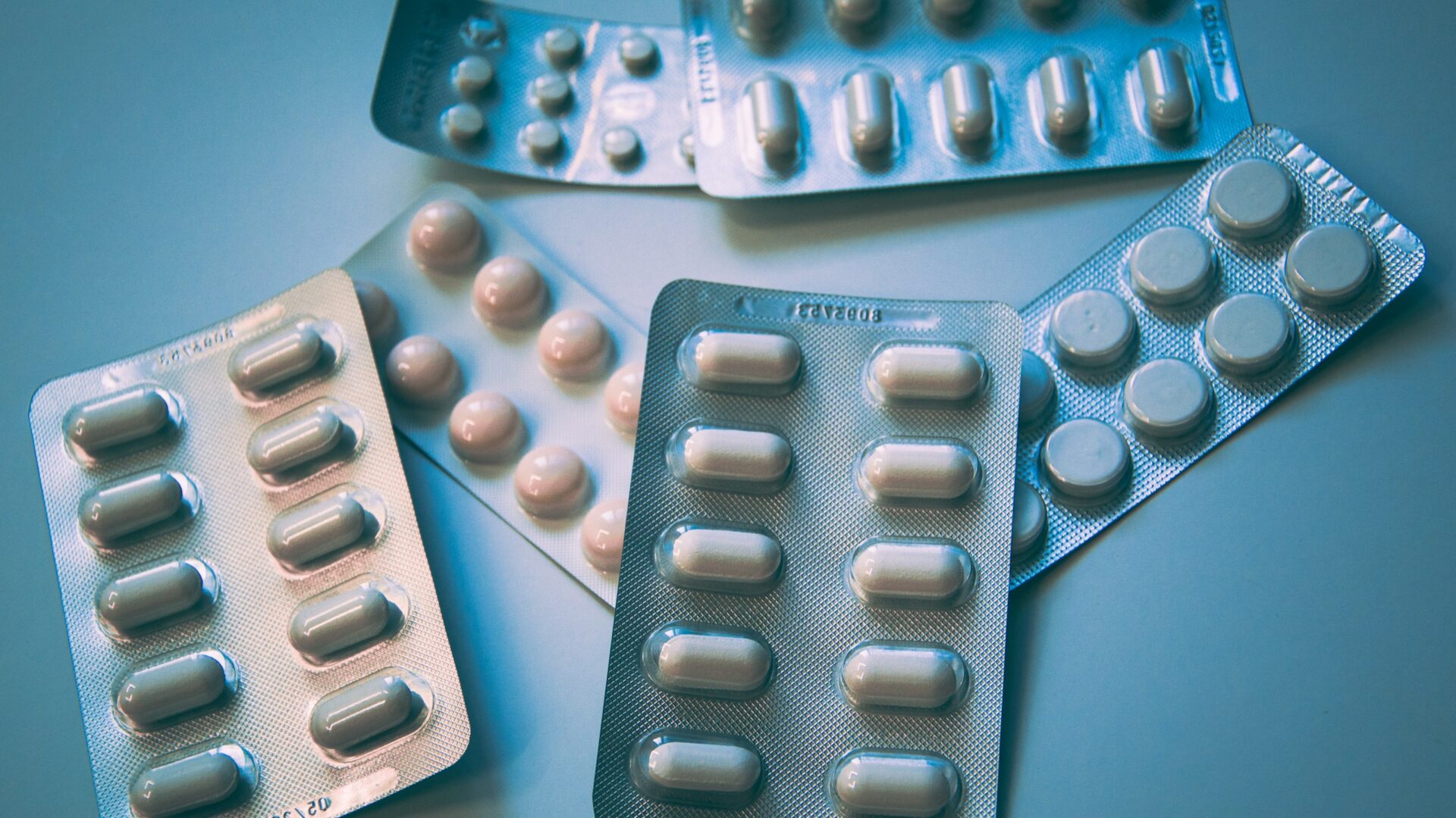 Suplementos naturais para metabolismo feminino depois dos 40 — vitaminas e minerais