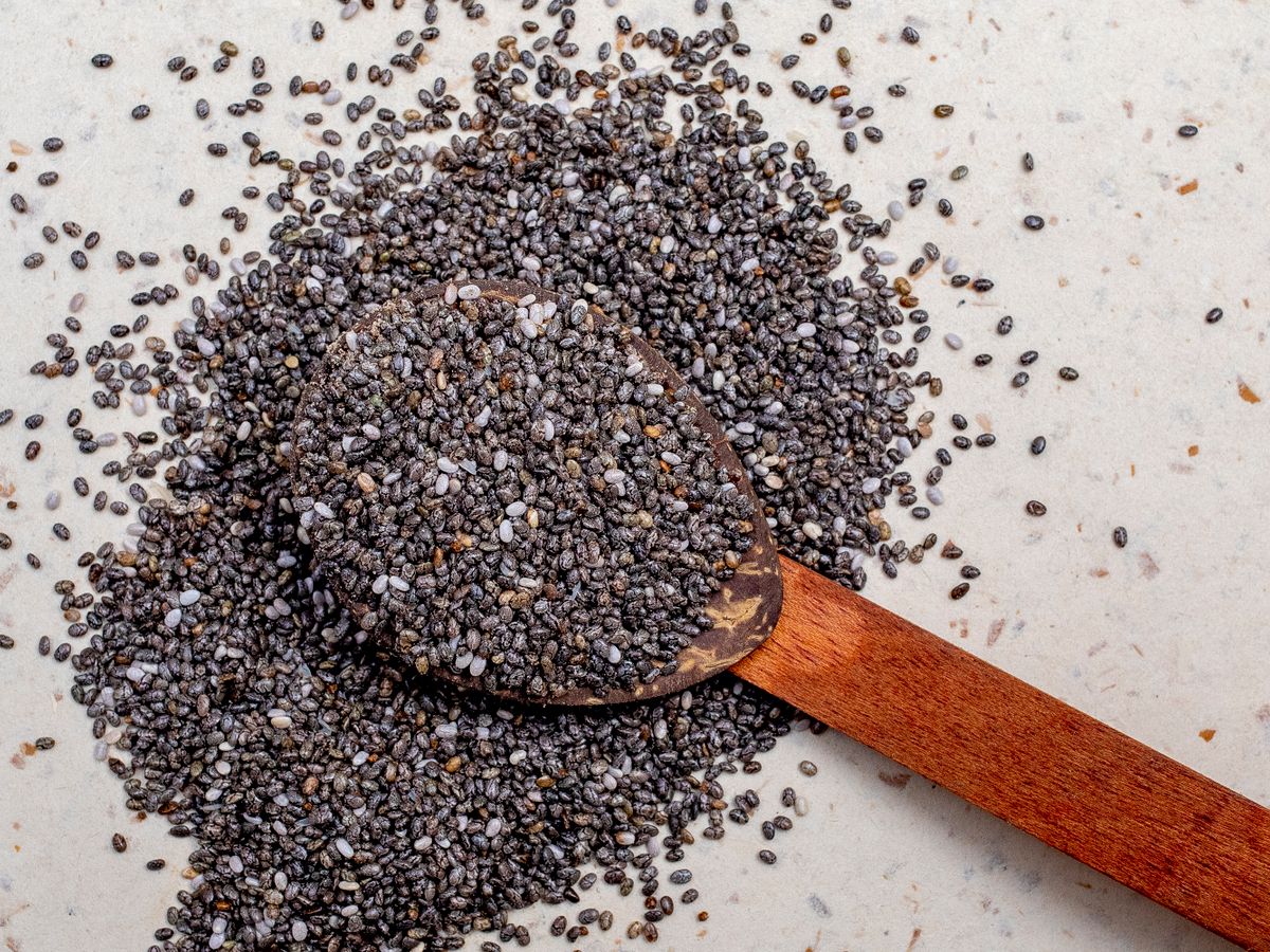 Sementes de chia, ingrediente que dá textura cremosa à aveia overnight